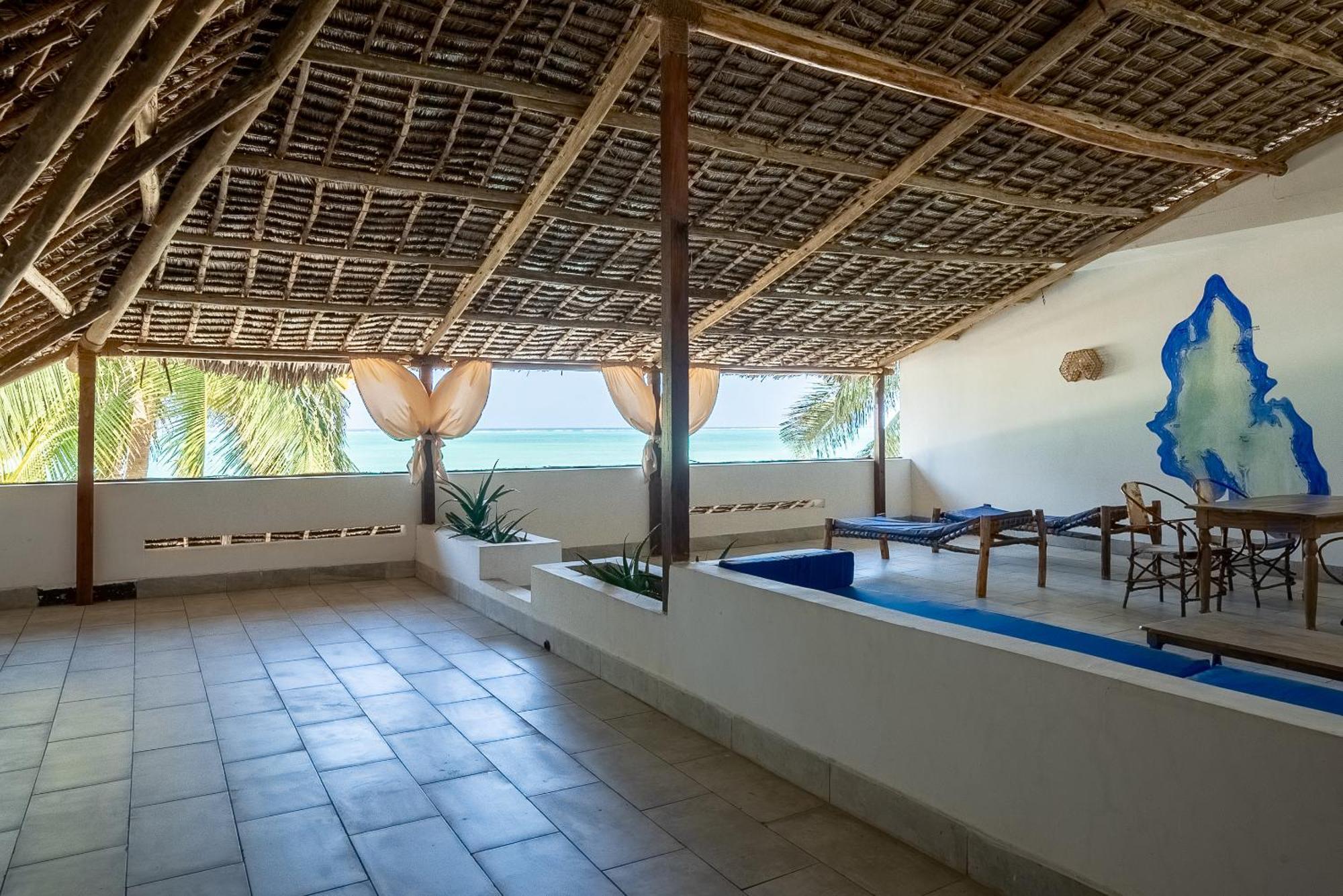 Beachfront Villa Thamani With Private Pool And Beach Zanzibarhouses Pwani Mchangani Exterior photo